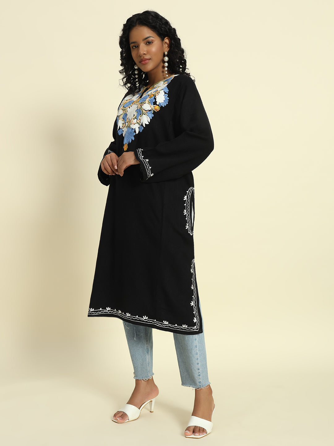 Gulmarg Series: Midnight Black Woolen Aari Pheran