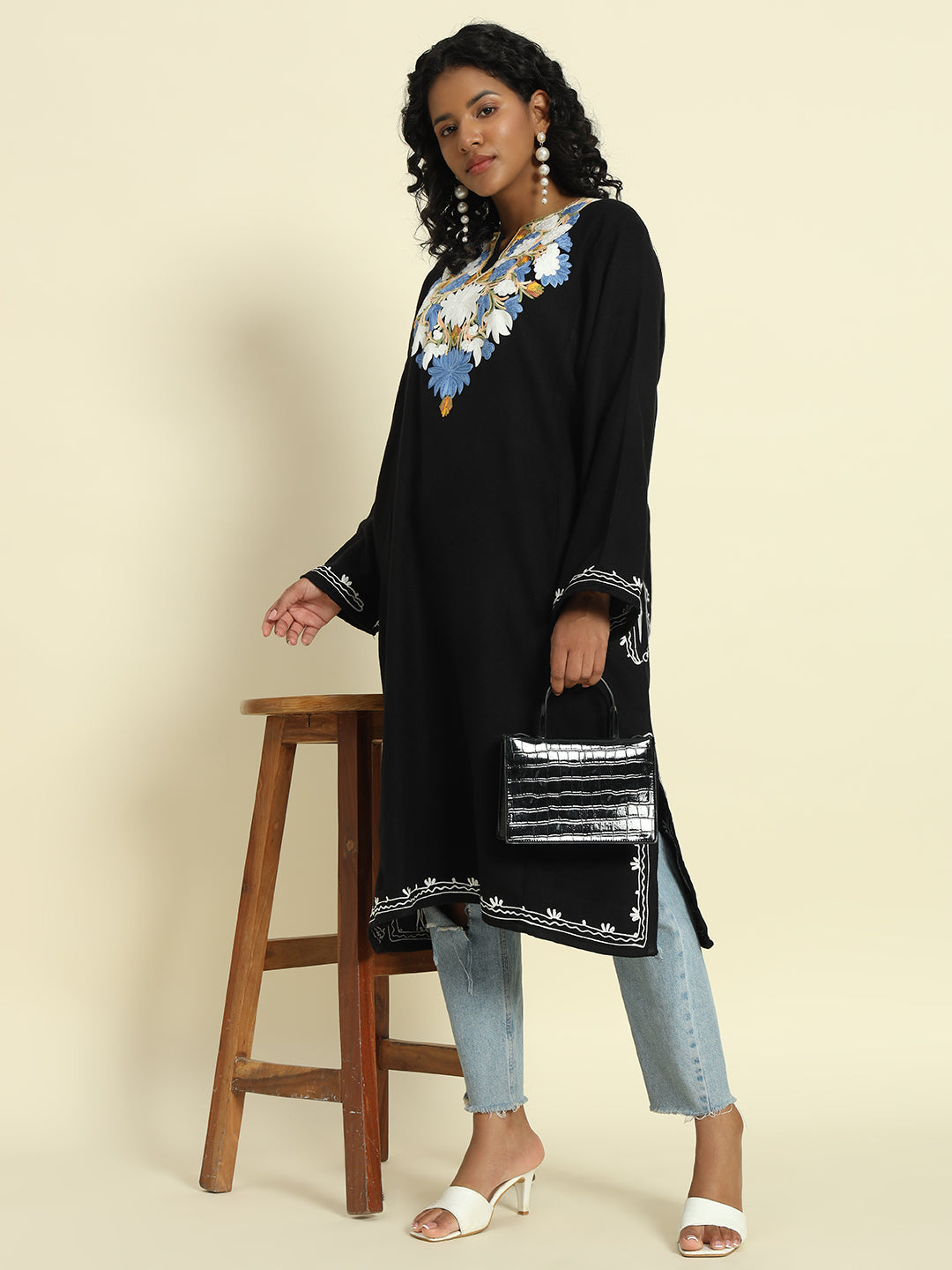 Gulmarg Series: Midnight Black Woolen Aari Pheran