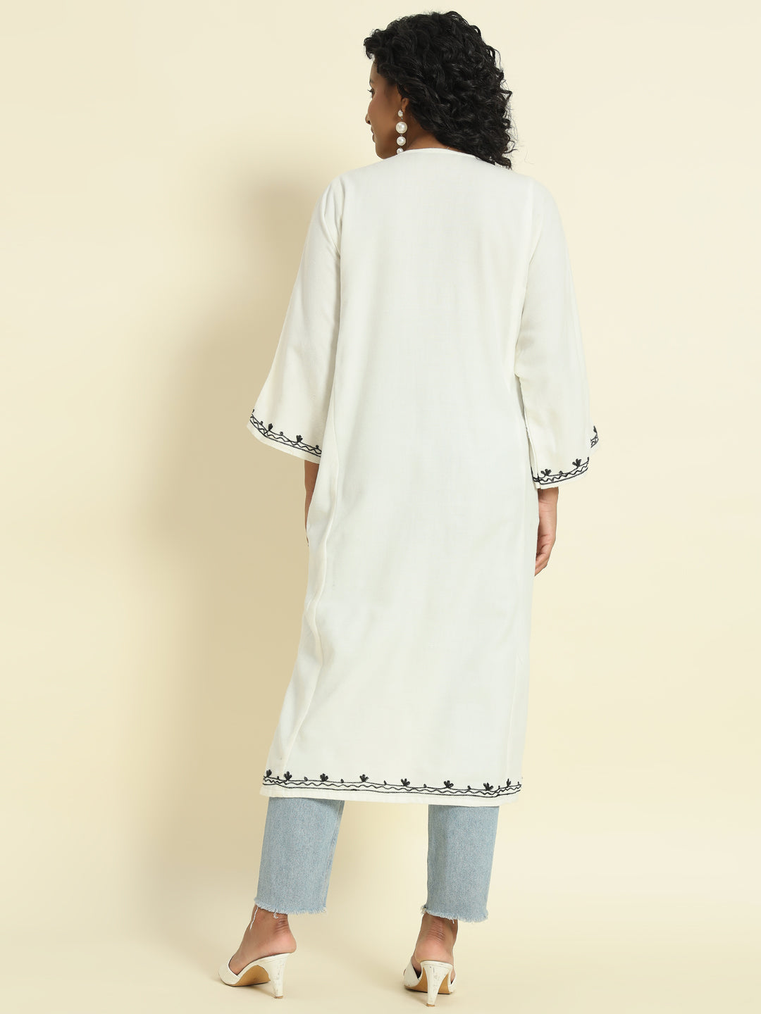 Gulmarg Series: Jasmine White Woolen Aari pheran