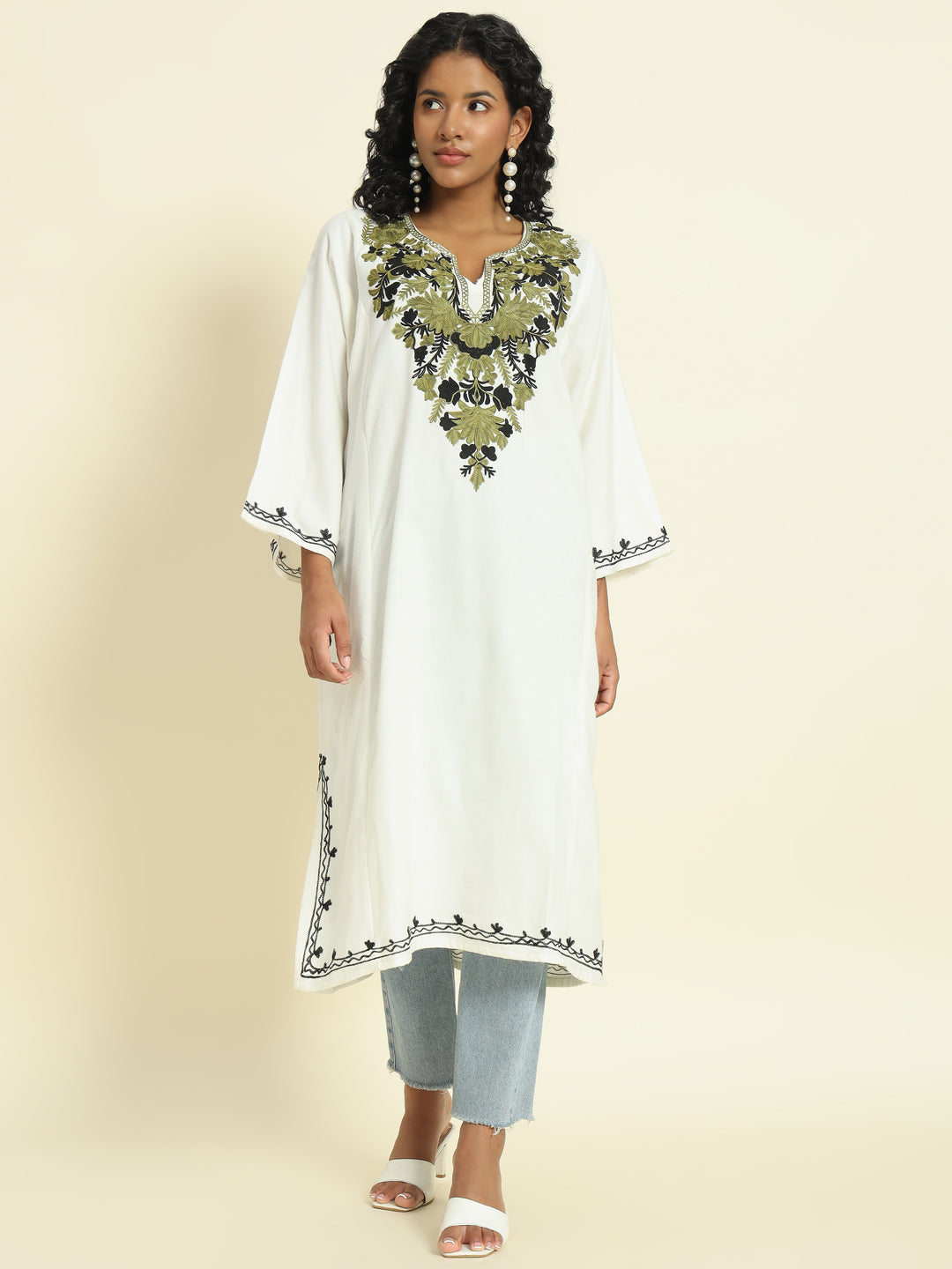 Gulmarg Series: Jasmine White Woolen Aari pheran