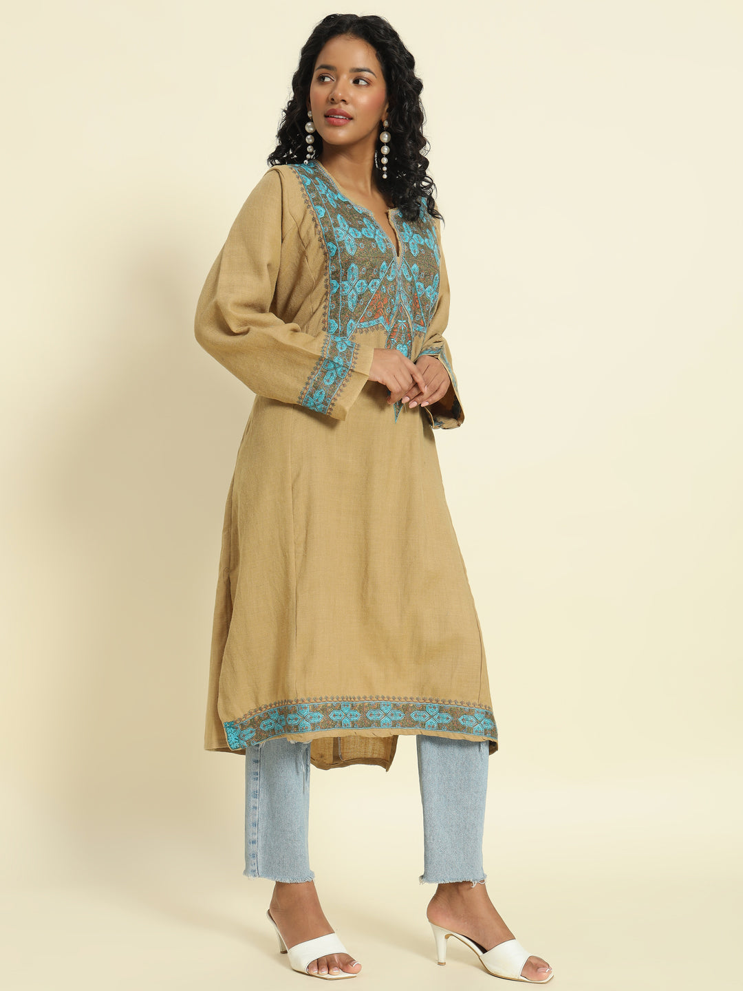 Gulmarg Series: Caramel Brown Woolen Sozni Pheran