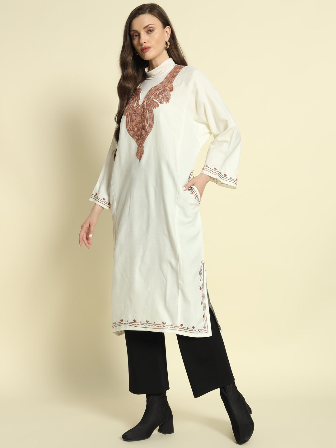 Gulmarg Series: Elysian White Woolen Aari Pheran
