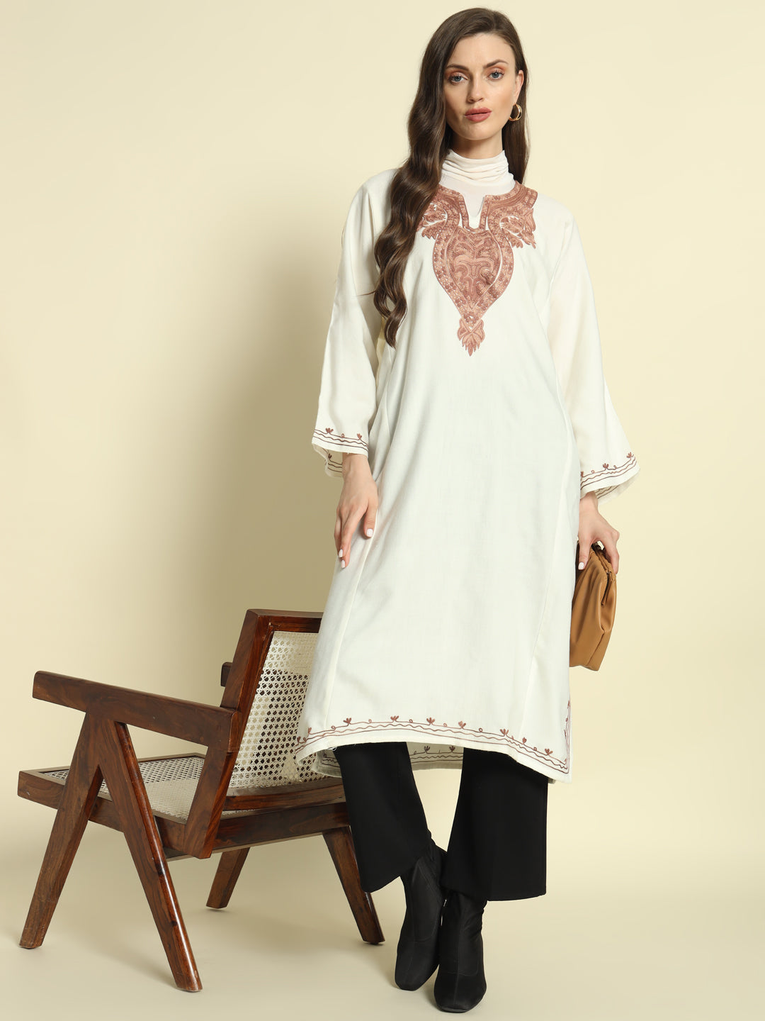 Gulmarg Series: Elysian White Woolen Aari Pheran