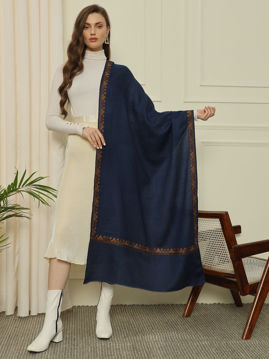 Gulmarg Series: Royal Navy Blue Hashidar Toosha Stole