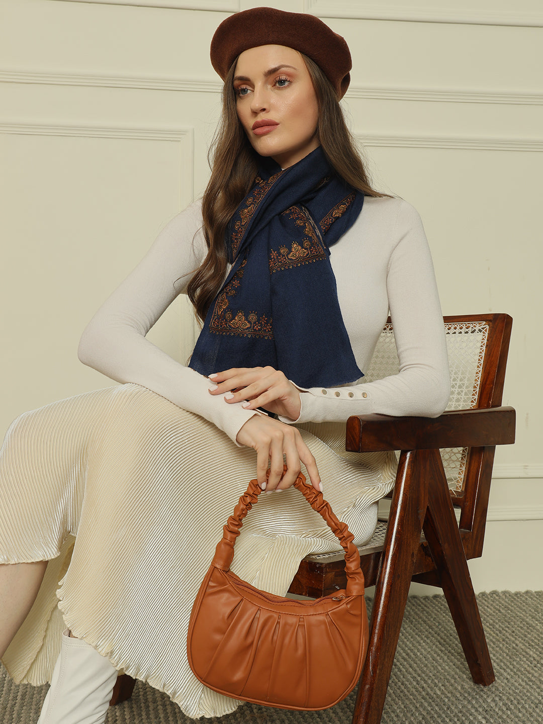 Gulmarg Series: Royal Navy Blue Hashidar Toosha Stole