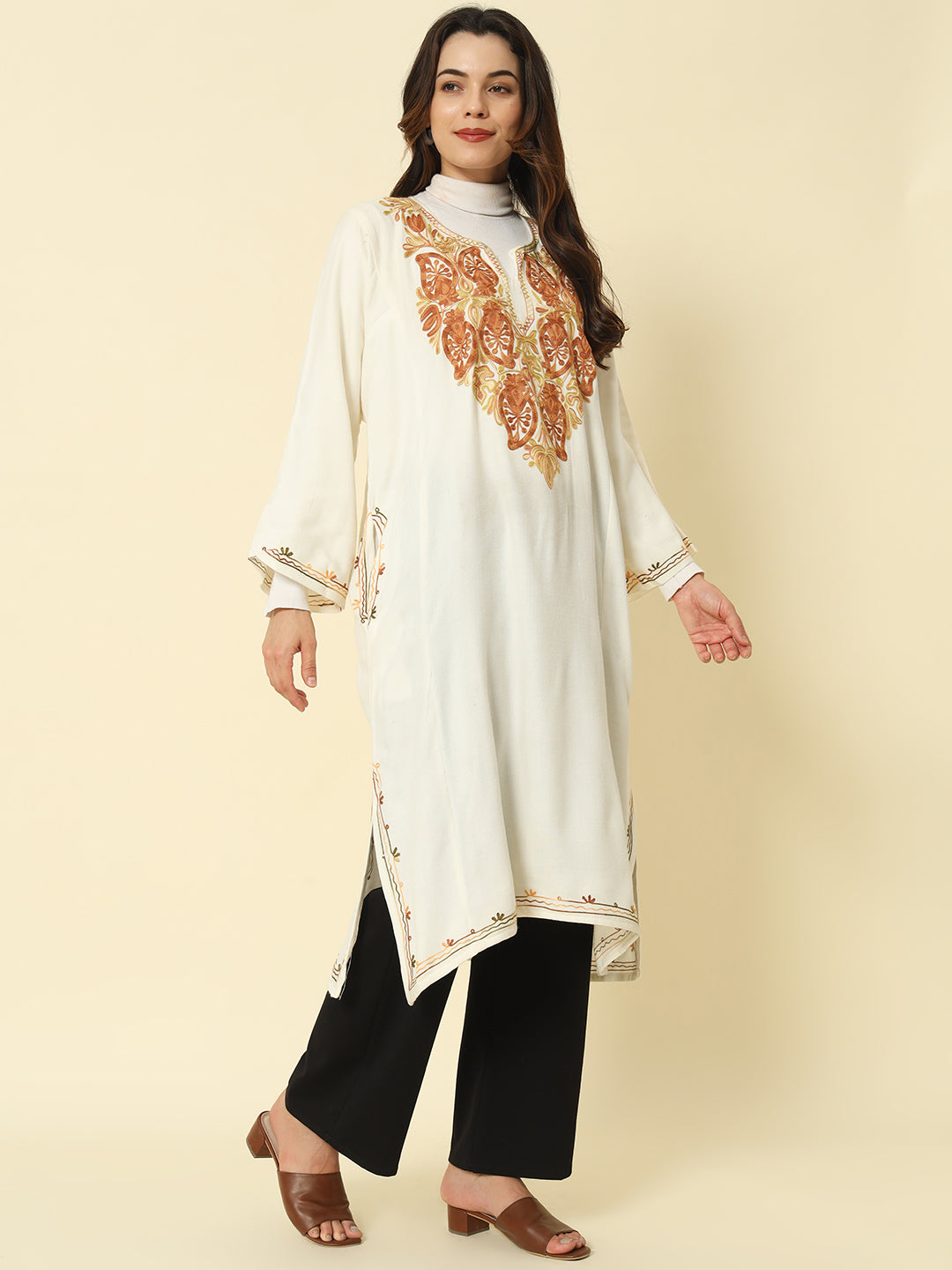Gulmarg Series: Classic White Woolen Aari Pheran