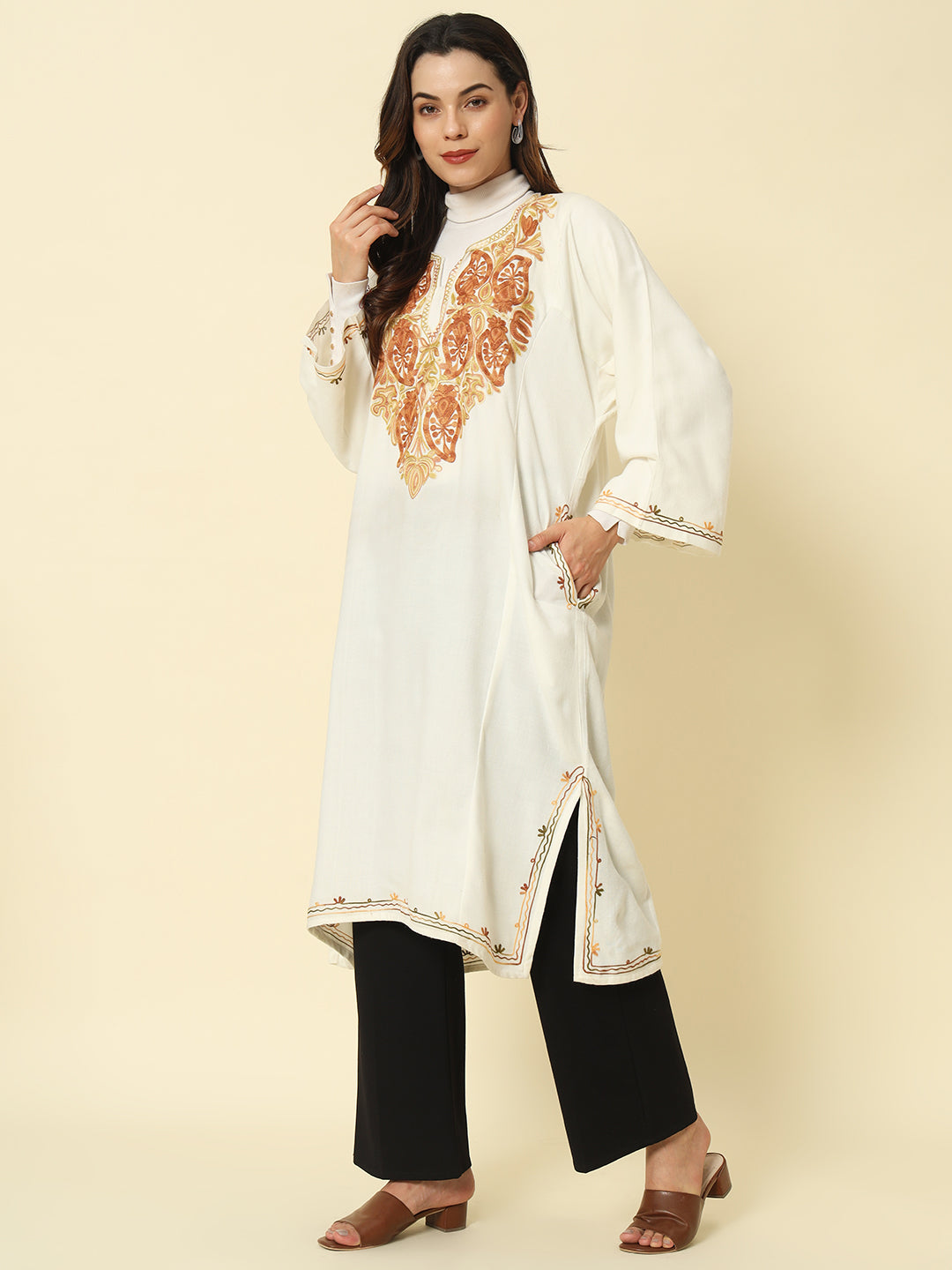 Gulmarg Series: Classic White Woolen Aari Pheran