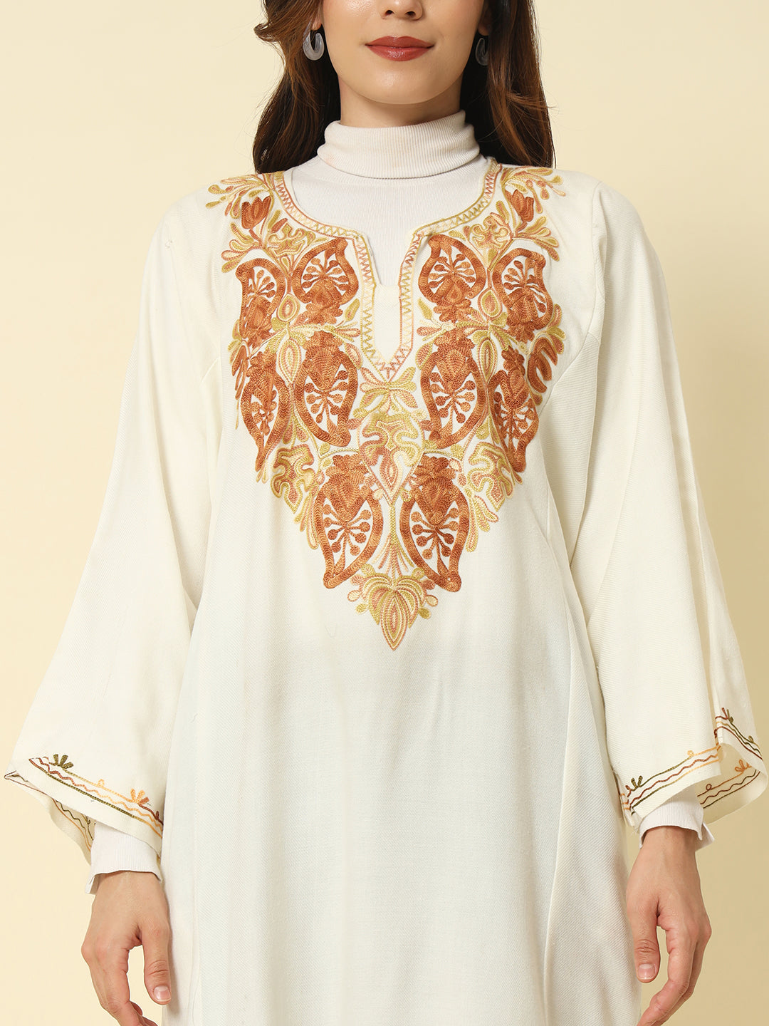 Gulmarg Series: Classic White Woolen Aari Pheran