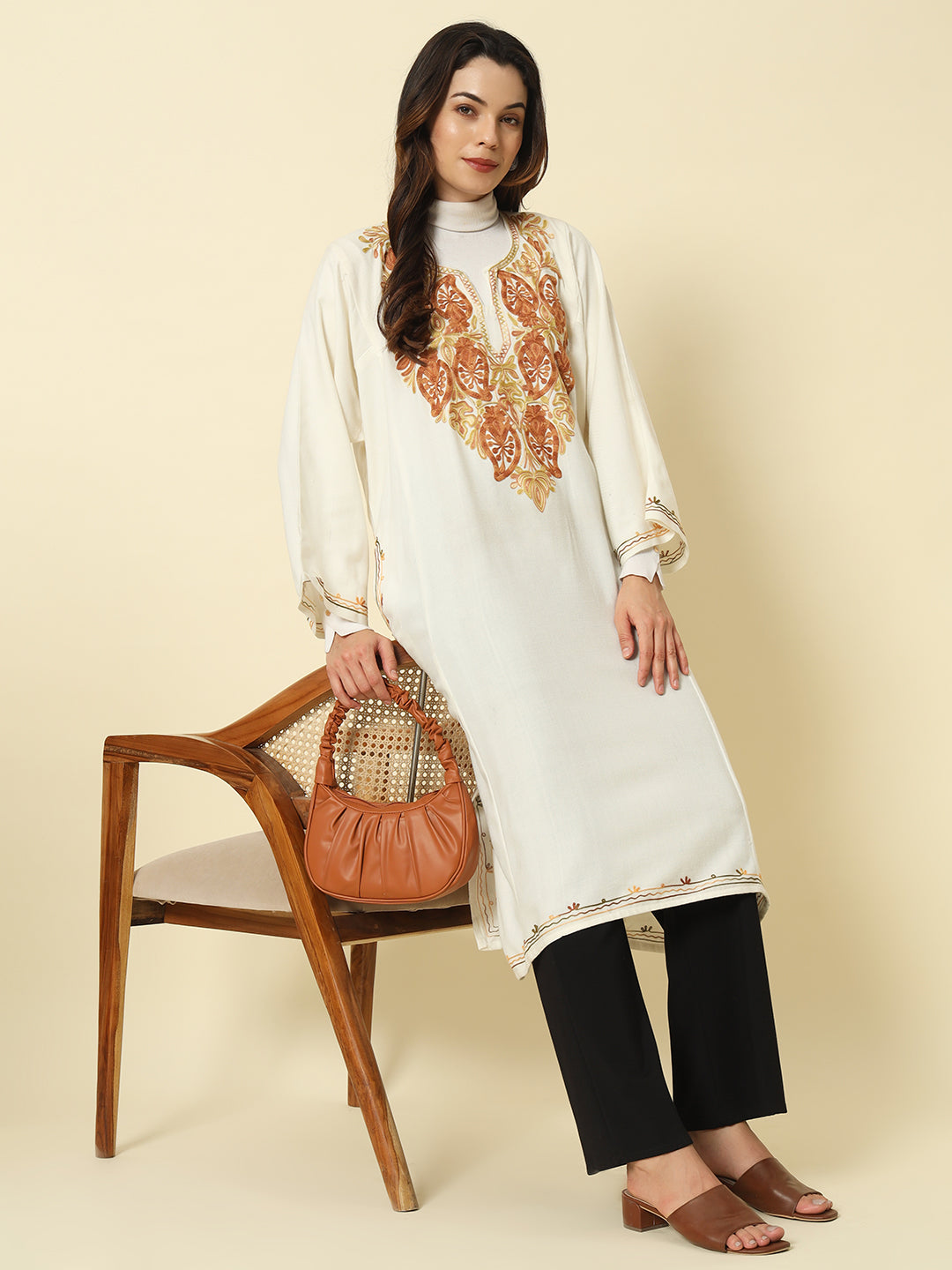 Gulmarg Series: Classic White Woolen Aari Pheran