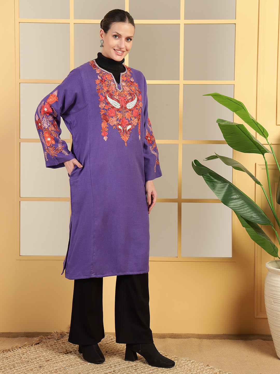 Gulmarg Series: Lavender Reverie Woolen Aari Pheran With Zari