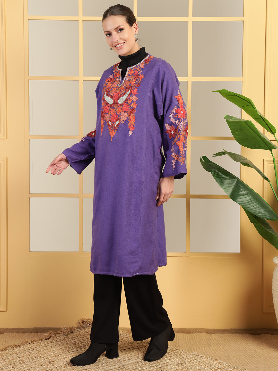 Gulmarg Series: Lavender Reverie Woolen Aari Pheran With Zari