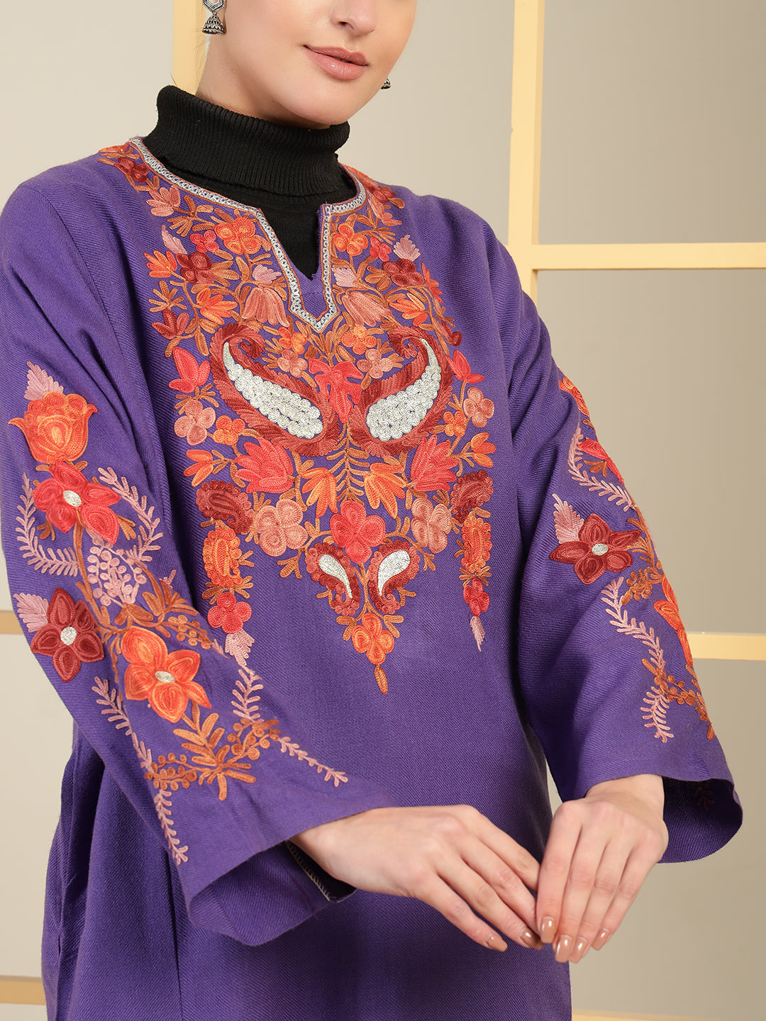 Gulmarg Series: Lavender Reverie Woolen Aari Pheran With Zari