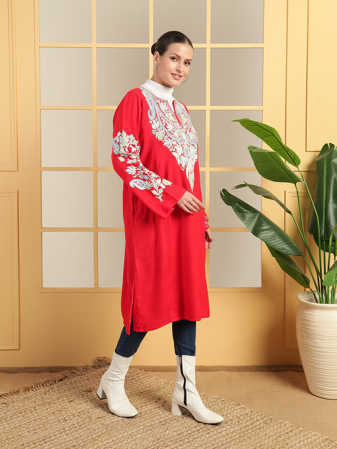 Gulmarg Series: Scarlet Red Woolen Aari Pheran