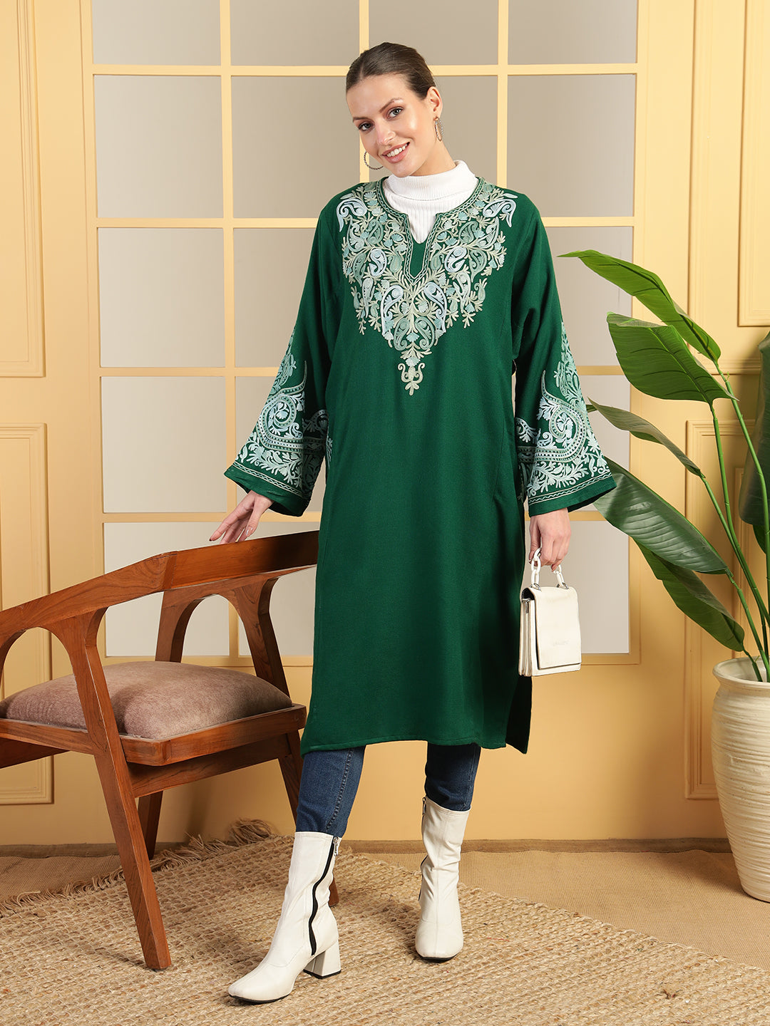 Gulmarg Series: Forest Green Woolen Aari Pheran