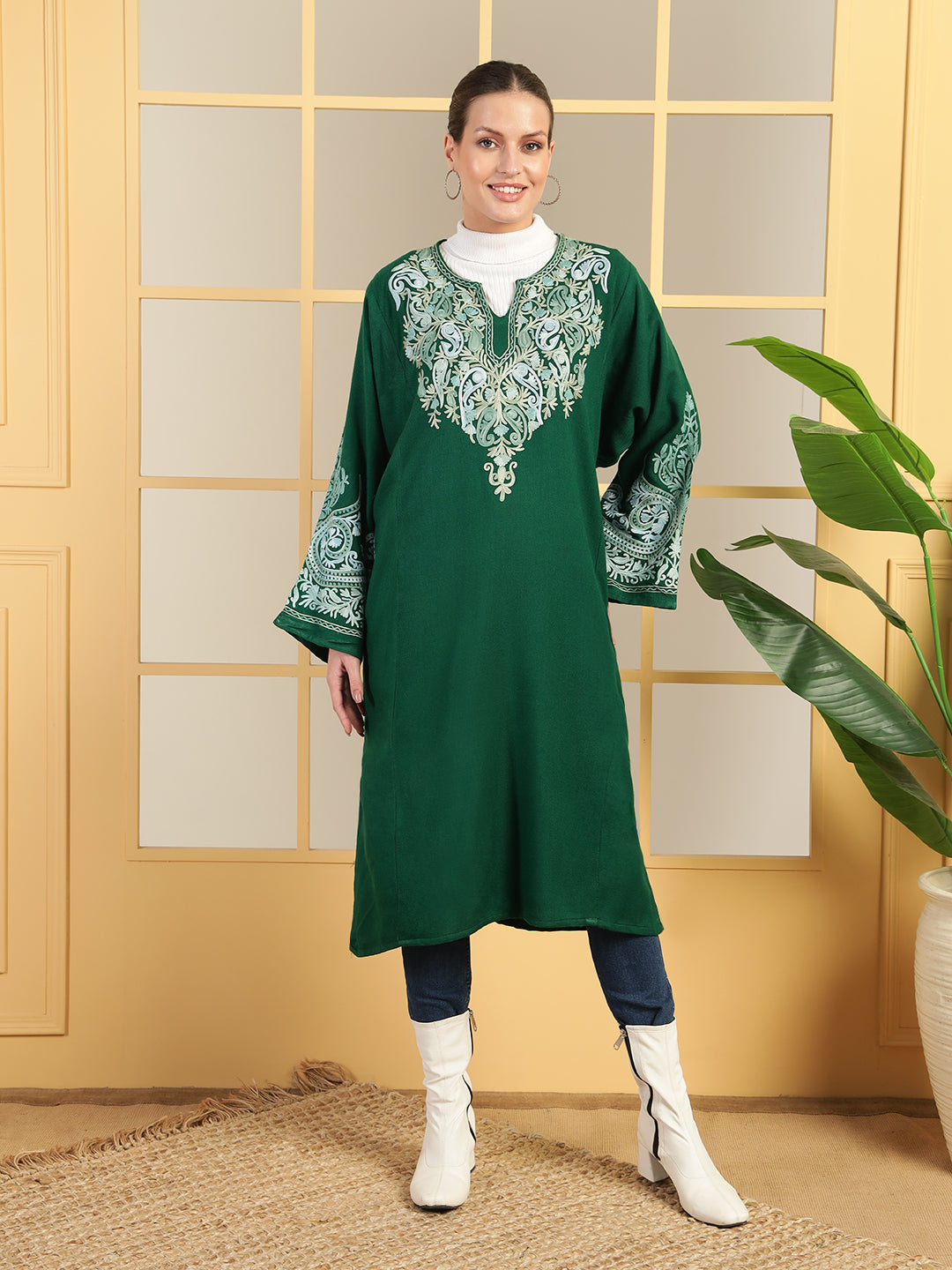Gulmarg Series: Forest Green Woolen Aari Pheran