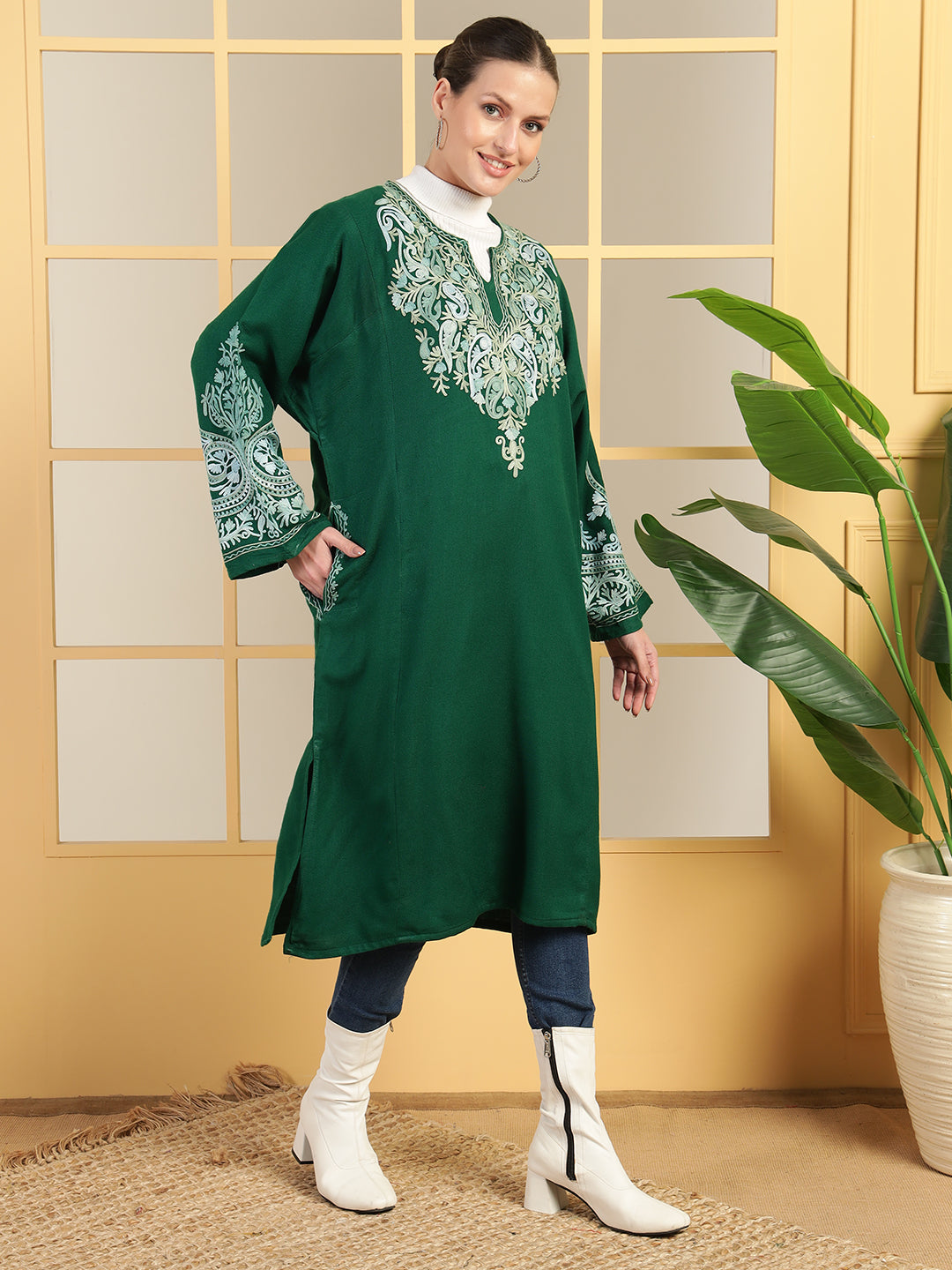 Gulmarg Series: Forest Green Woolen Aari Pheran