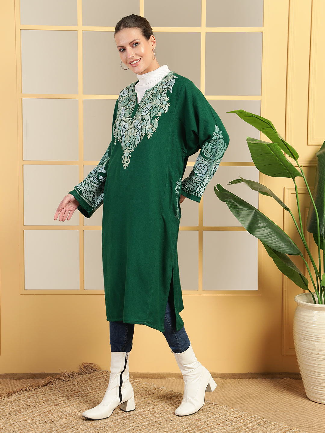 Gulmarg Series: Forest Green Woolen Aari Pheran