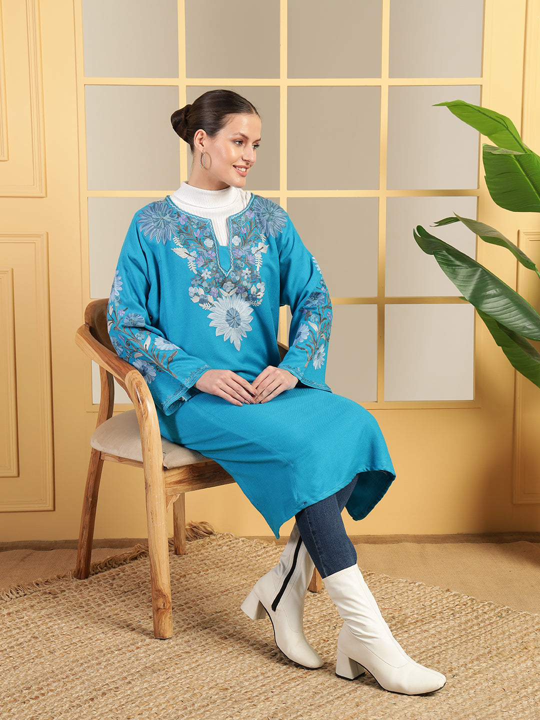 Gulmarg Series: Opulence Turquoise Woolen Aari Pheran