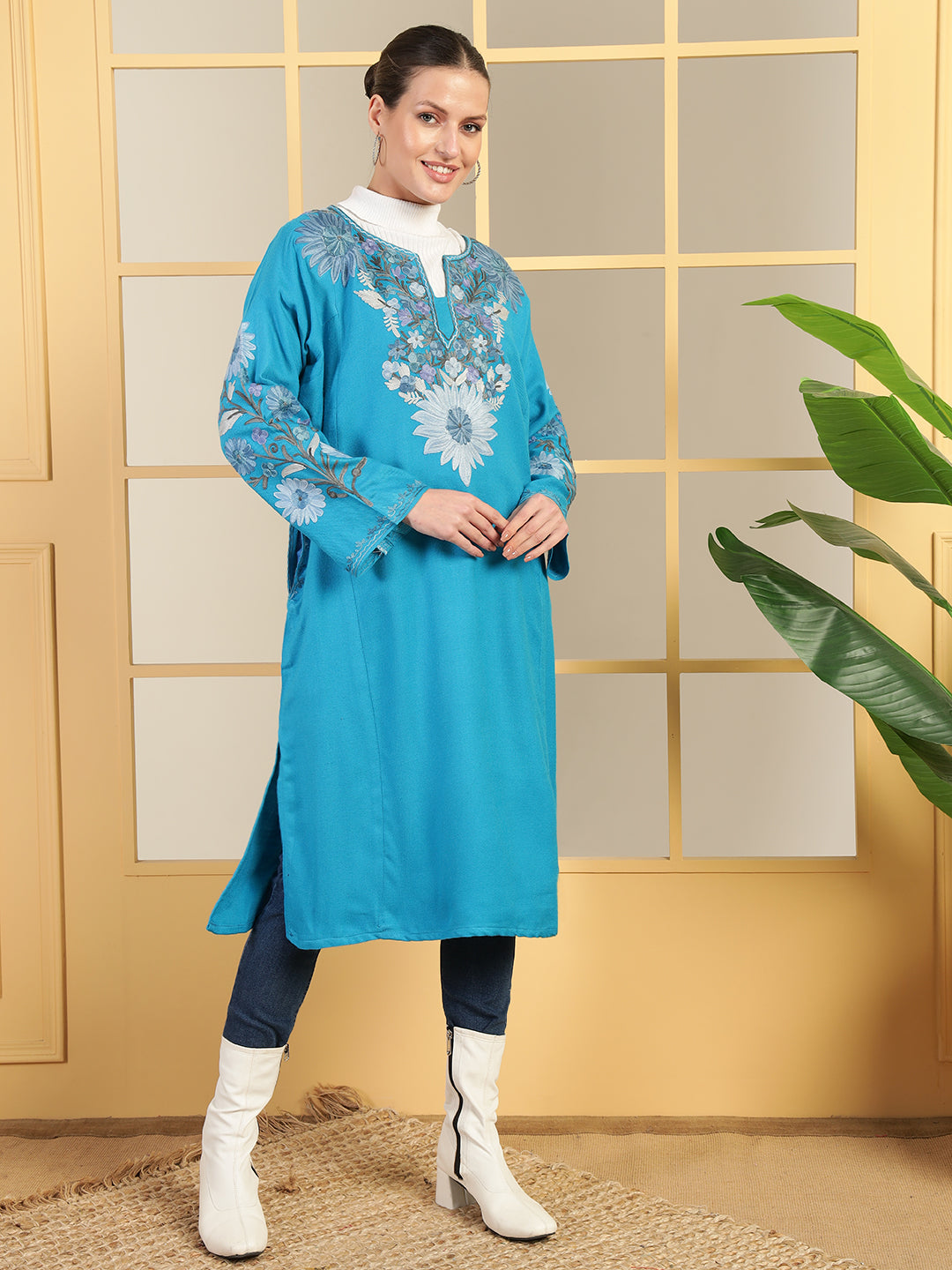 Gulmarg Series: Opulence Turquoise Woolen Aari Pheran