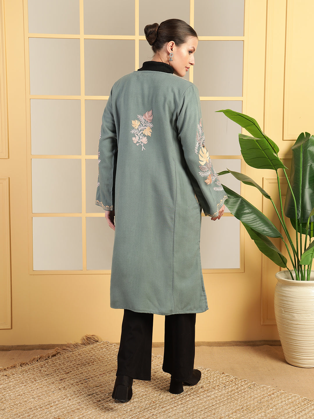 Gulmarg Series: Majesty Ash Grey Woolen Aari Pheran