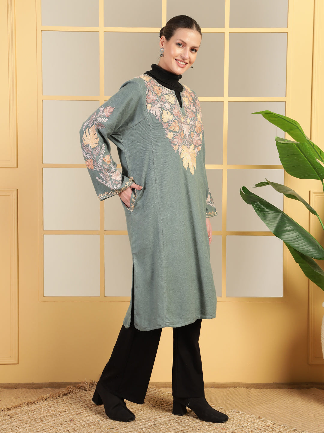 Gulmarg Series: Majesty Ash Grey Woolen Aari Pheran