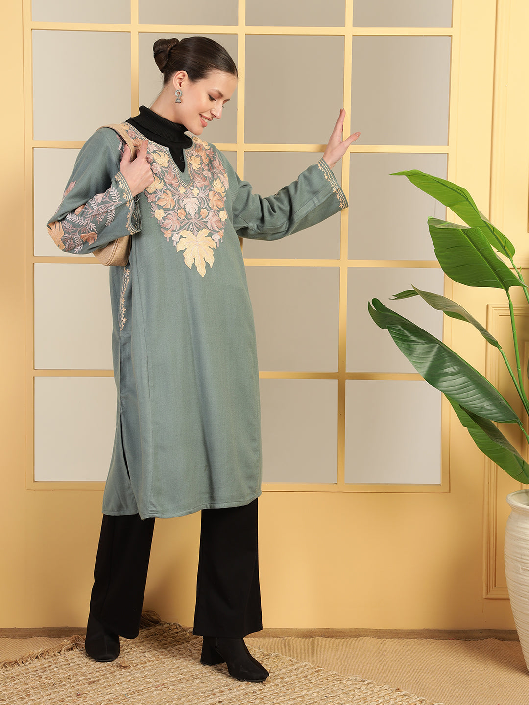 Gulmarg Series: Majesty Ash Grey Woolen Aari Pheran